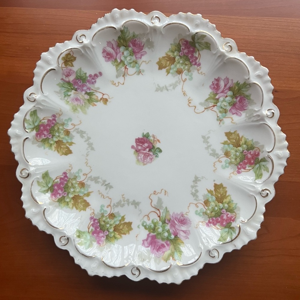 VINTAGE MZ AUSTRIA FINE PORCELAIN SCALLOPED PLATE